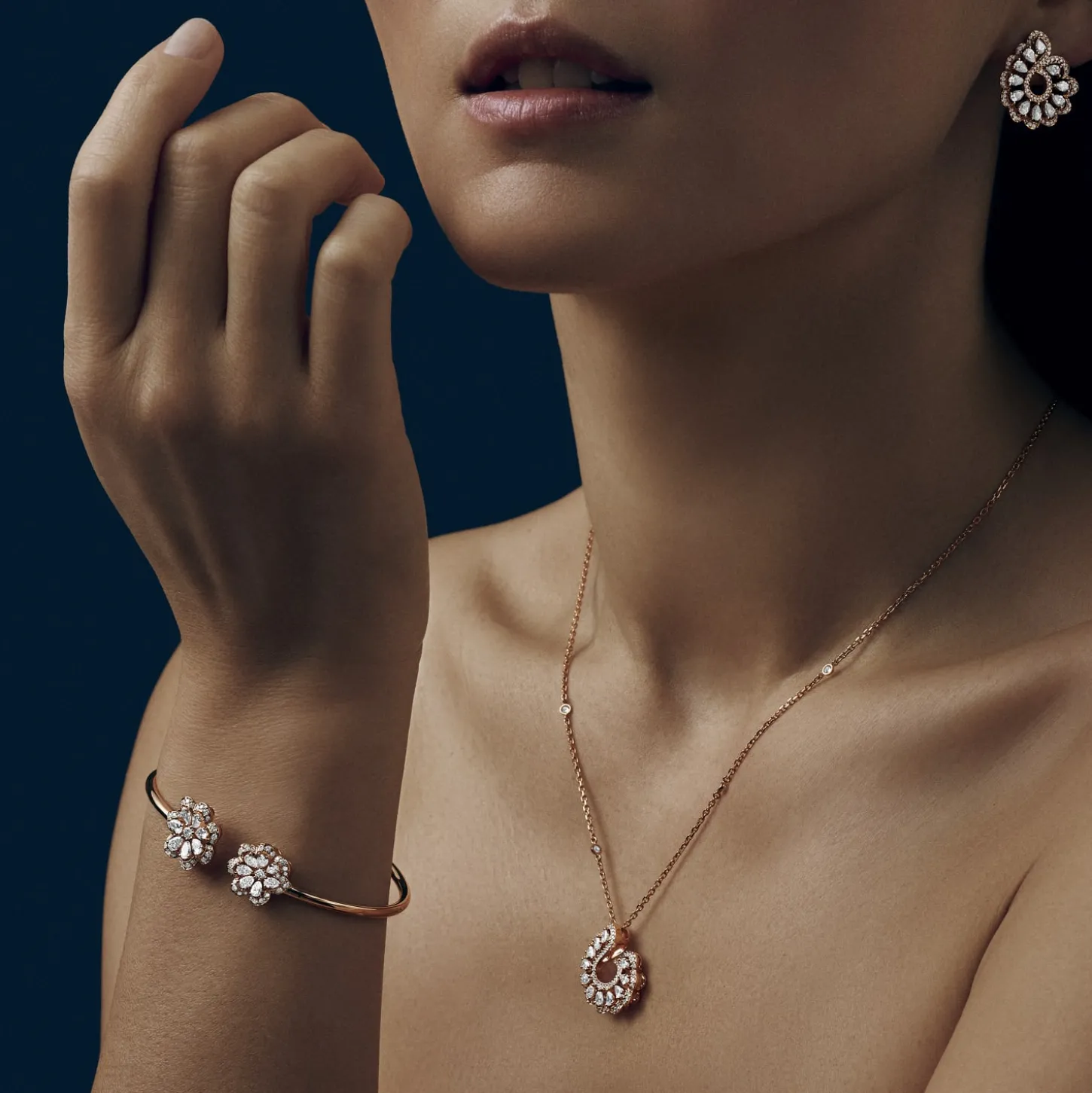 Precious Lace Vague